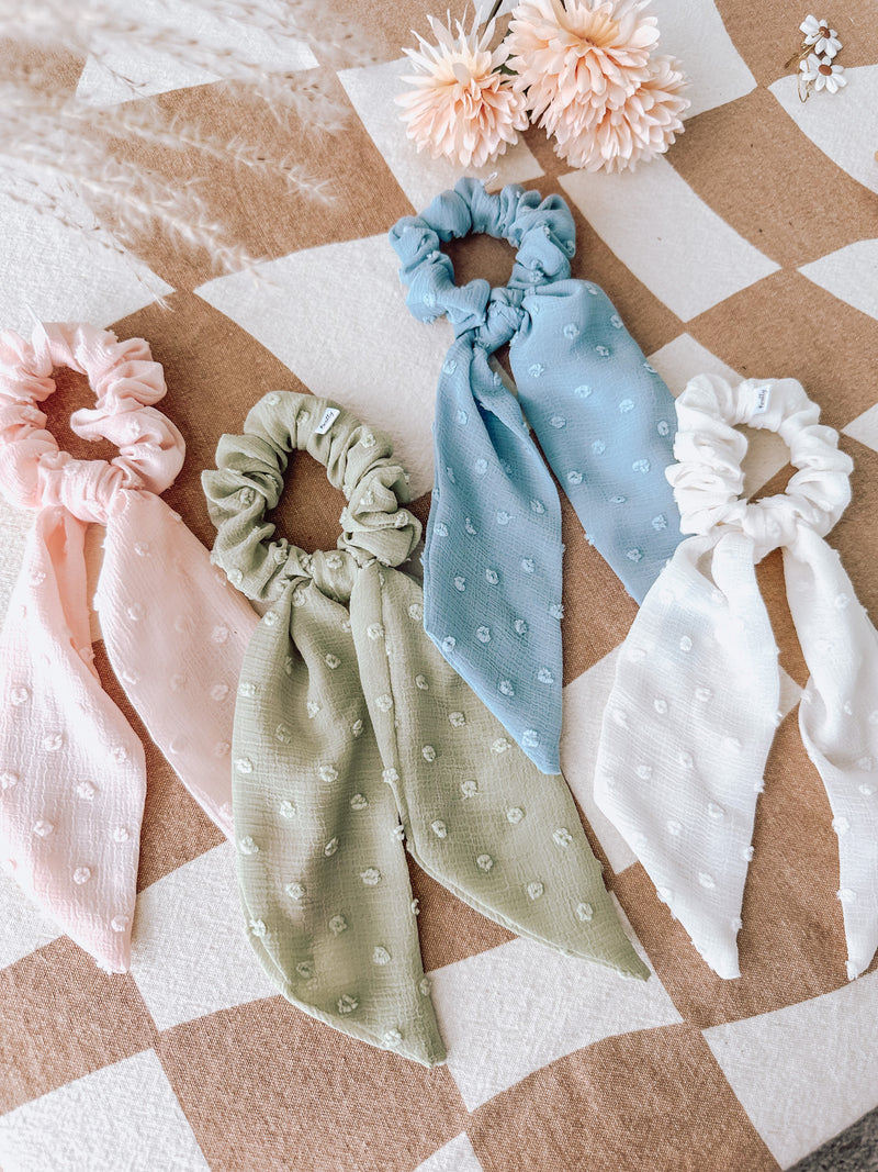 Camellia Short Scrunchie Scarf